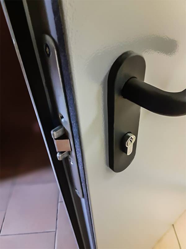 Дверной замок (склад НИИ)