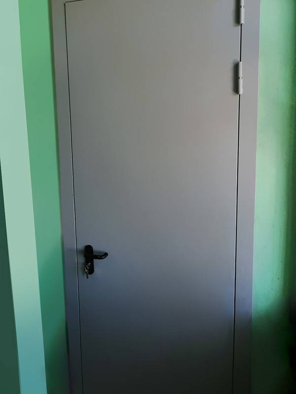 Противопожарная дверь (ул. Валовая, д.6) Противопожарная дверь (ул. Валовая, д.6)