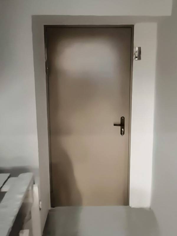 Техническая дверь, фото снаружи (кофейня, ул. 1-я Тверская-Ямская)